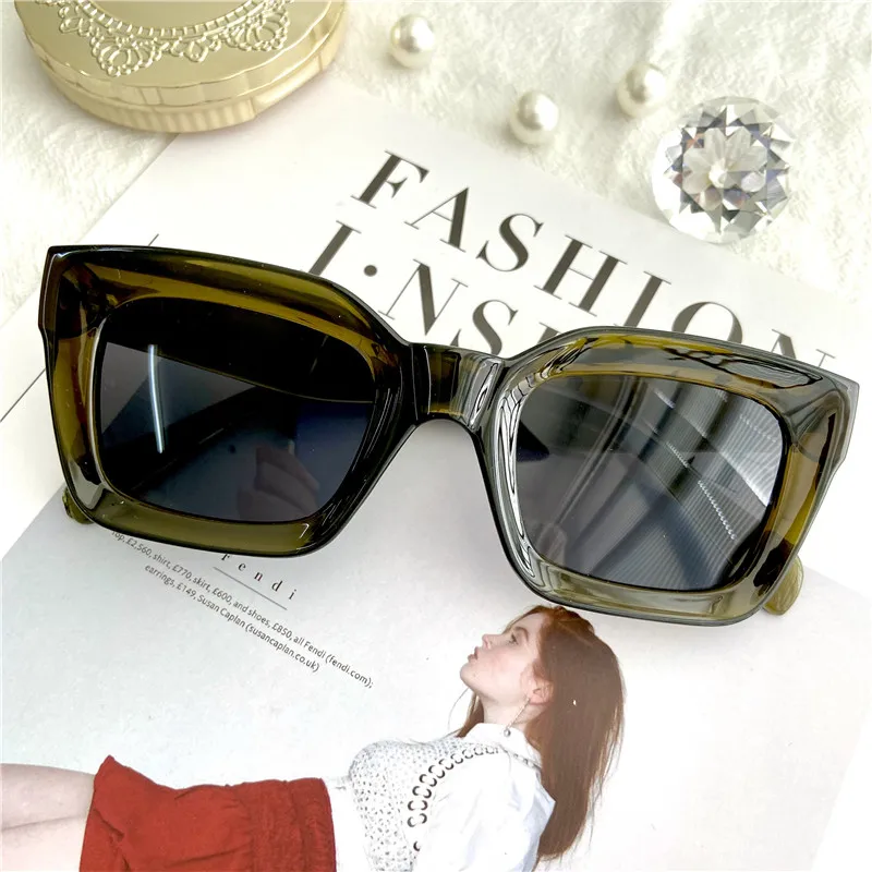 2020 Klasični Modni trg Sunčane naočale za žene Berba Marke dizajnerske naočale za muškarce Nijanse u okviru šampanjca Poklon za djevojčice UV400